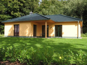 Ferienhaus in ruhiger aber zentraler Lage, mit zwei Terrassen und Garten, Sanitz